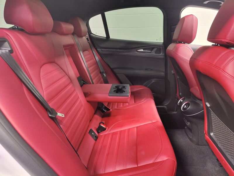 Used 2024 Alfa Romeo Stelvio AWD Sprint w/Sunroof/NavImage 19