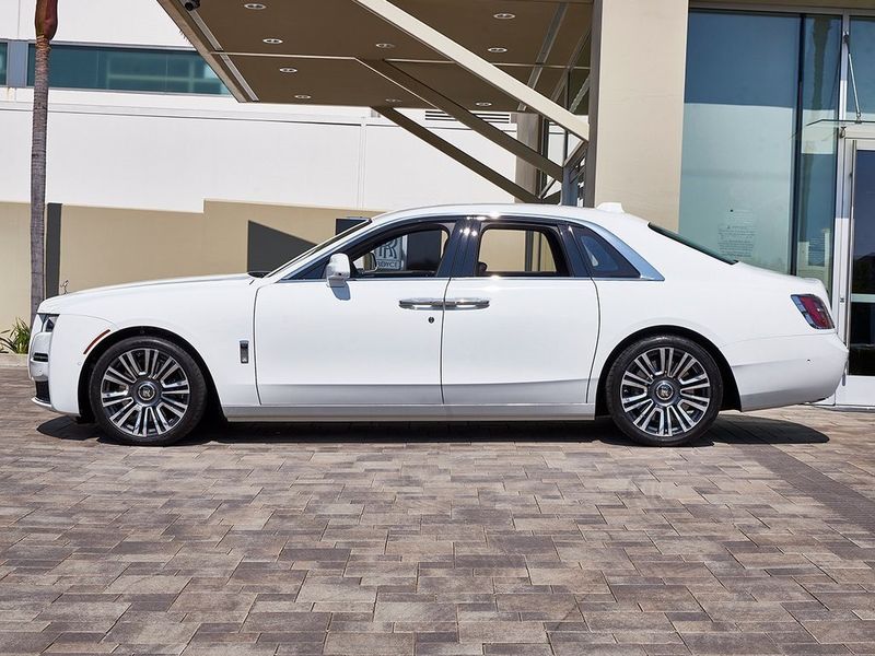 2024 Rolls-Royce Ghost Image 3