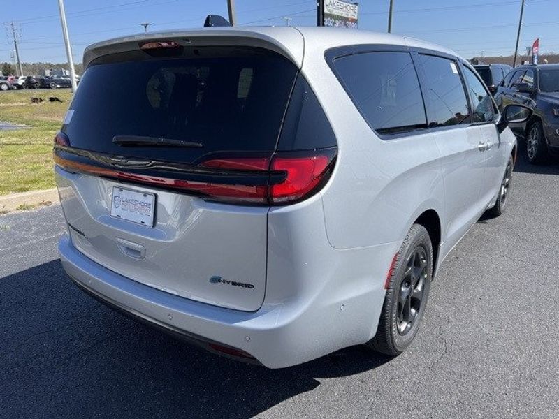 2023 Chrysler Pacifica Plug-in Hybrid Touring L in a Silver Mist Clear Coat exterior color and Blackinterior. Lakeshore CDJR Seaford 302-213-6058 lakeshorecdjr.com 