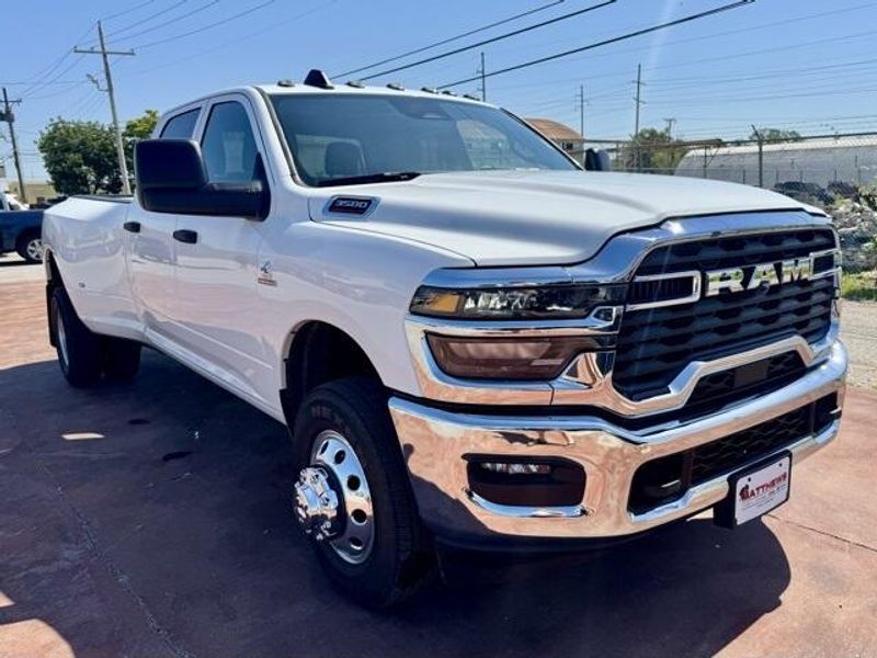 New 2025 RAM 3500 Tradesman Crew Cab 4x4 8