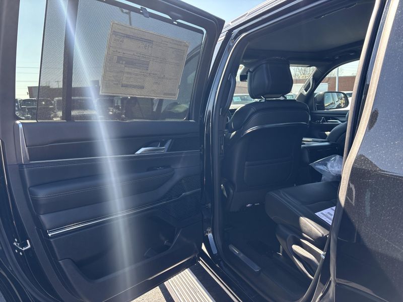 2026 Jeep Grand Wagoneer Summit Obsidian 4x4Image 21