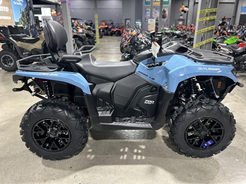 New 2026 Can-Am OUTLANDER MAX XT 700 Image 4