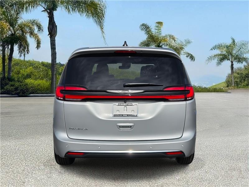 New 2026 Chrysler Pacifica Select FWD