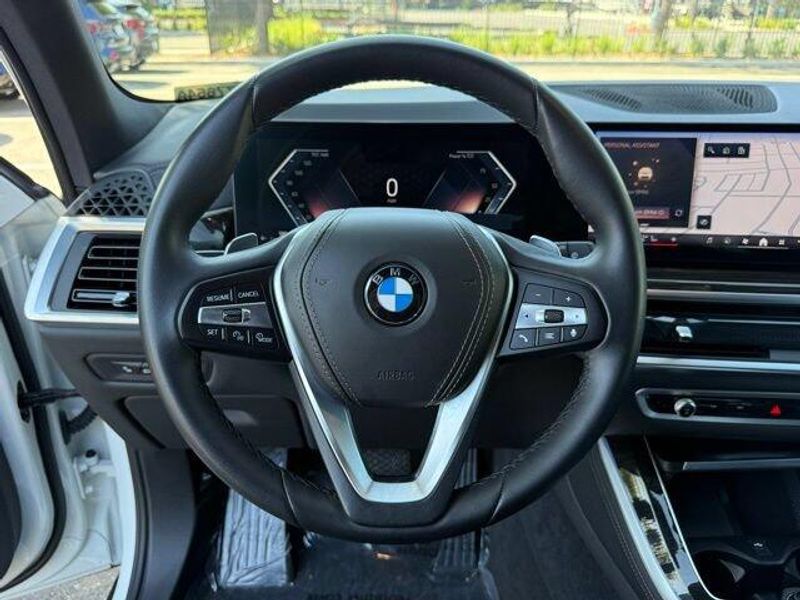 Used 2024 BMW X5 xDrive40iImage 19