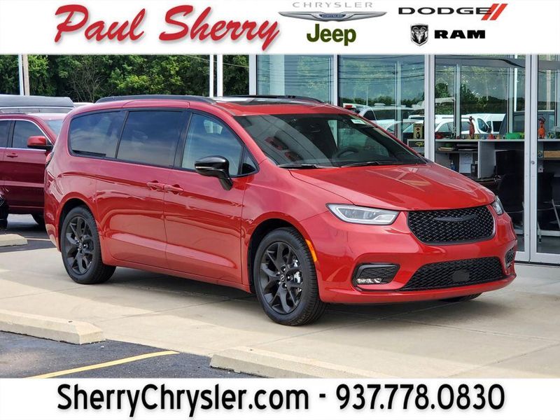 New 2025 Chrysler Pacifica LimitedImage 1