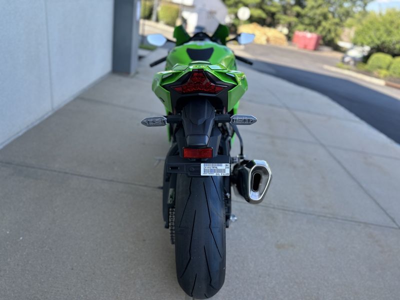 2024 Kawasaki Ninja ZX10RR  in a Lime Green/Ebony exterior color. Cross Country Powersports 732-491-2900 crosscountrypowersports.com 