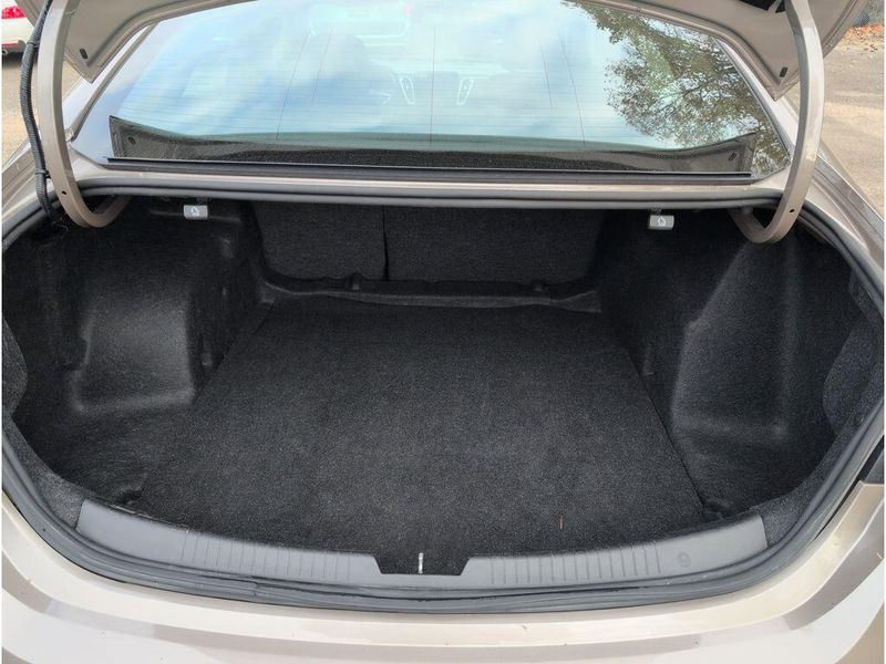 Used 2024 Chevrolet Malibu LTImage 34