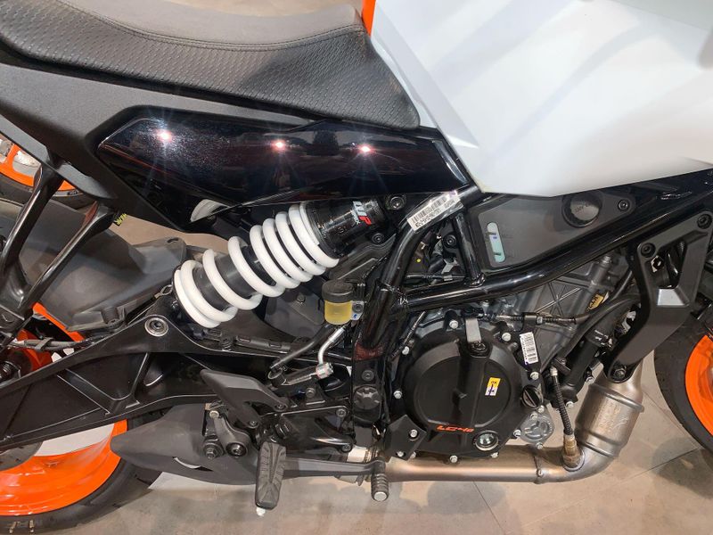 New 2024 KTM 250 DUKE Image 14