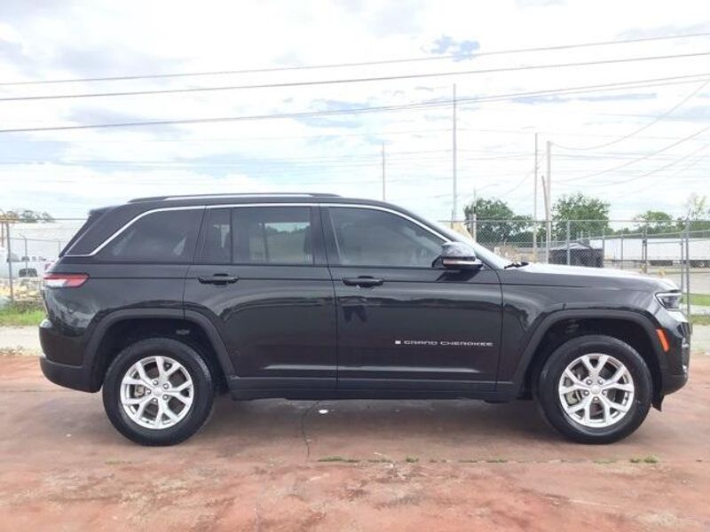 Used 2023 Jeep Grand Cherokee LimitedImage 6