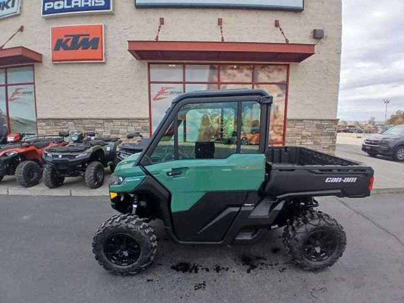 New 2026 Can-Am DEFENDER DPS CAB HD9 