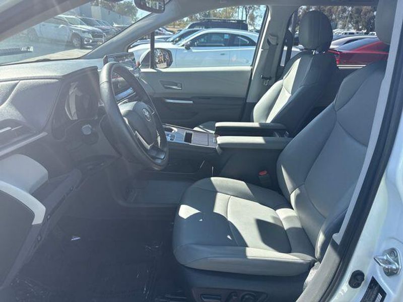 Used 2023 Toyota Sienna XLEImage 16