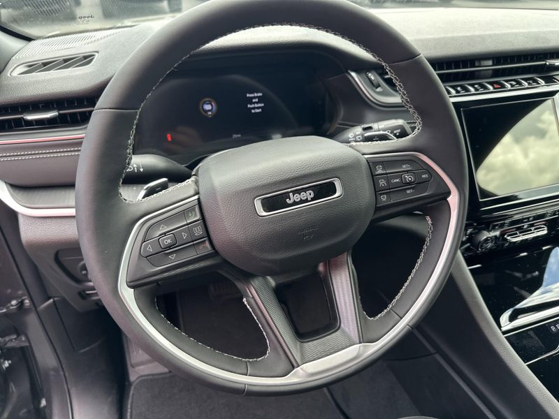 New 2025 Jeep Grand Cherokee Laredo X 4x4Image 23