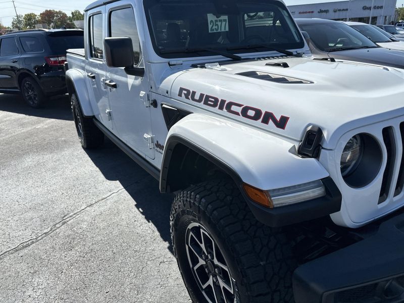 2022 Jeep Gladiator Rubicon photo 2