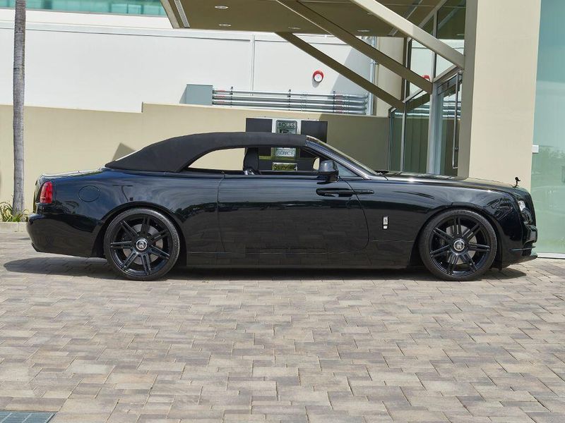 Used 2016 Rolls-Royce Dawn Image 15