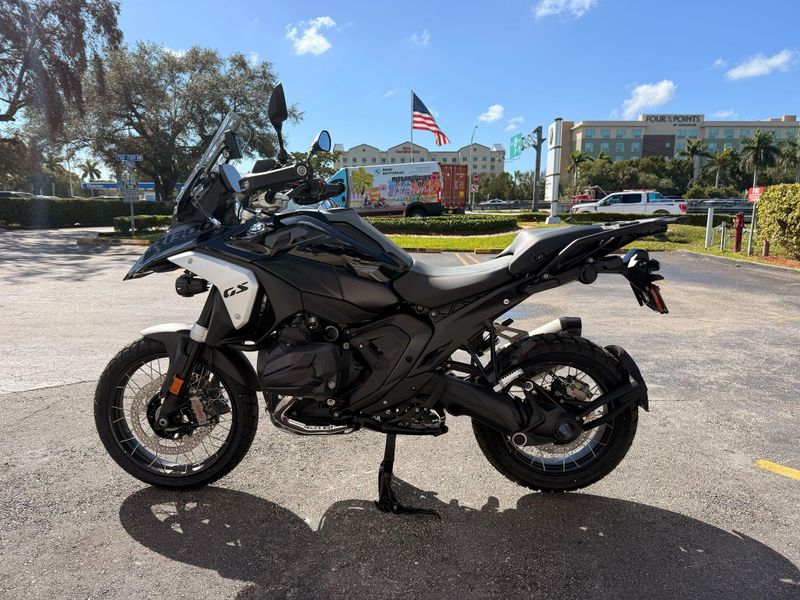 2025 BMW R 1300 GSImage 1