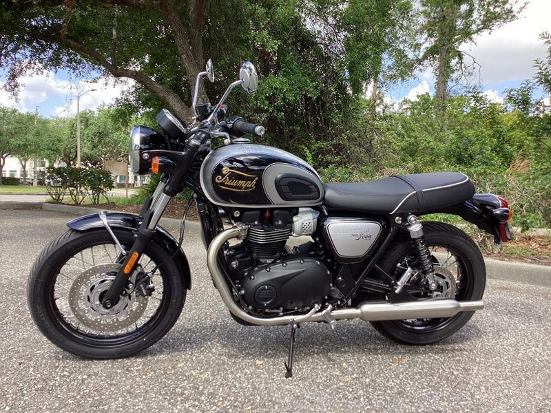 2025 Triumph Bonneville T100