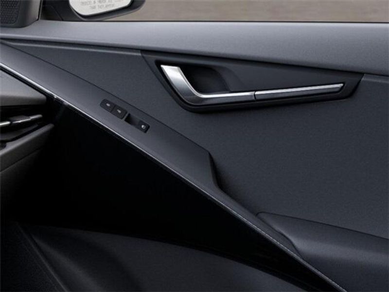 New 2025 Kia Niro LXImage 25