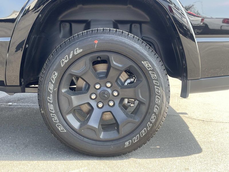 New 2026 RAM 1500 Big Horn Crew Cab 4x2 5'7' Box