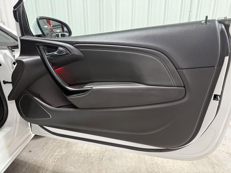 Used 2019 Buick Cascada PremiumImage 11