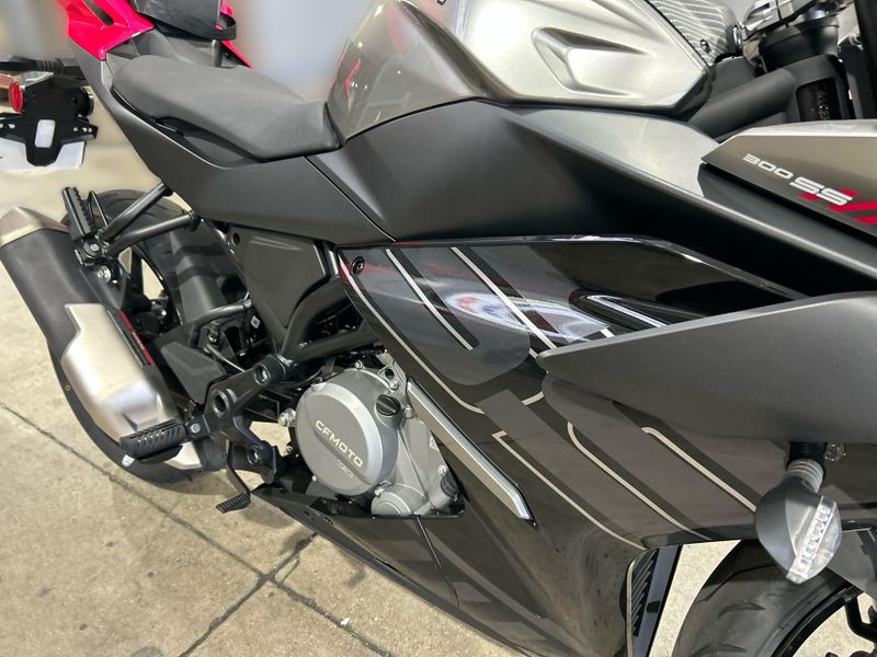 Used 2025 CFMOTO 300SS Image 21