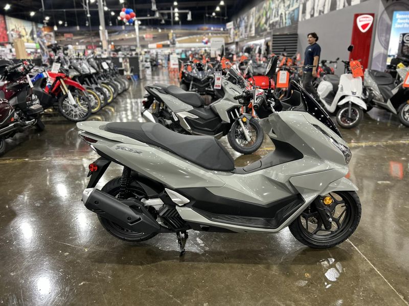 New 2025 Honda PCX ABS Image 3
