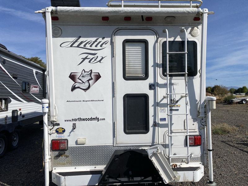 Used 2012 ARCTIC FOX 990 Image 4