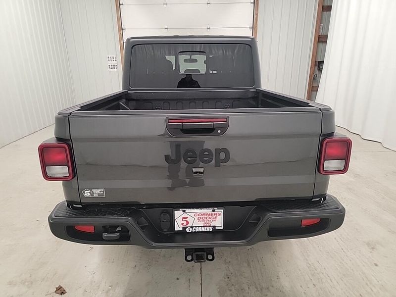 2023 Jeep Gladiator Sport photo 4