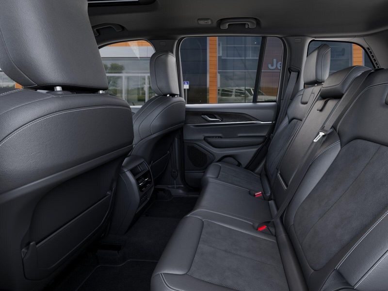 New 2027 Jeep Grand Cherokee Laredo Altitude 4x4Image 23