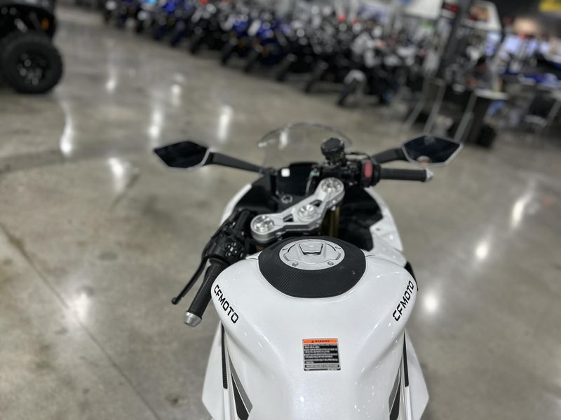 2025 CFMOTO 450SS Image 9