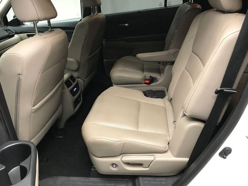 Used 2017 Honda Pilot EliteImage 9