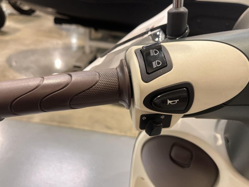 New 2024 Honda Metropolitan Image 12