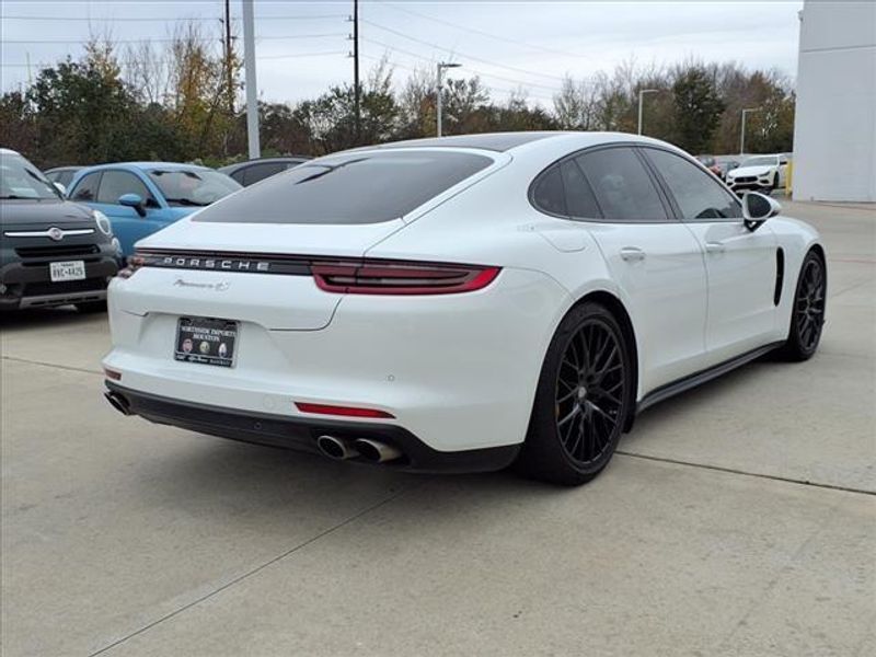 2019 Porsche Panamera 4SImage 16