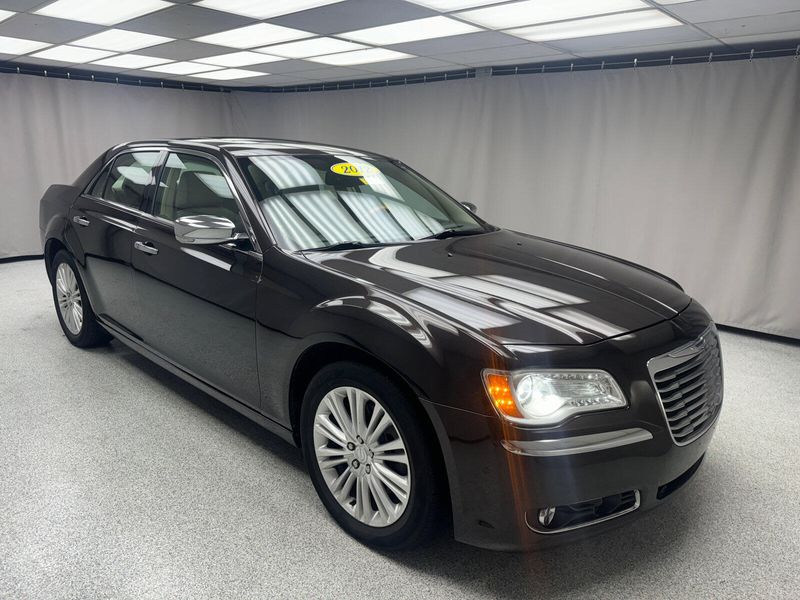 2012 Chrysler 300C 300CImage 5