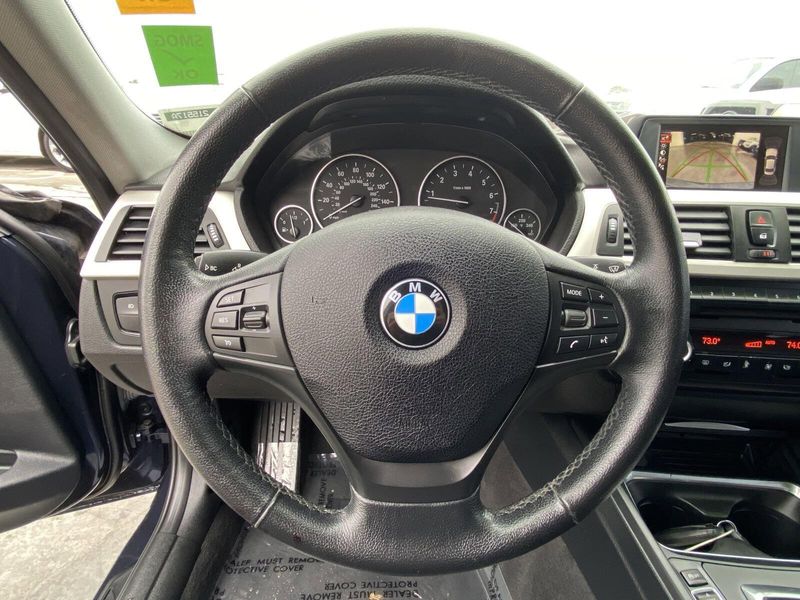 2015 BMW 3 Series 320iImage 25