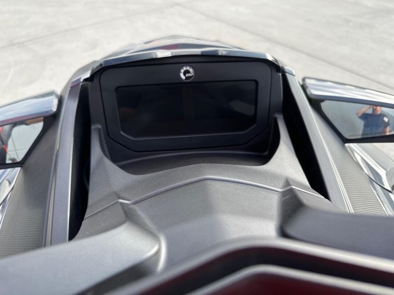 New 2025 Sea-Doo RXT-X 325 (SOUND SYSTEM) Image 5