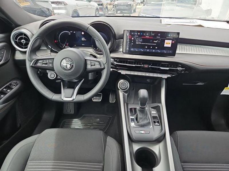 2025 Alfa Romeo Tonale photo 10