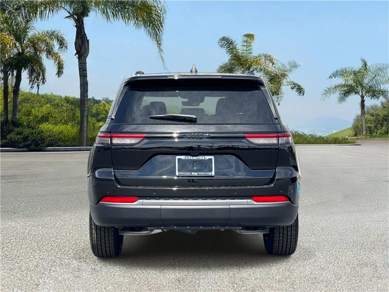 New 2026 Jeep Grand Cherokee Laredo Altitude 4x4