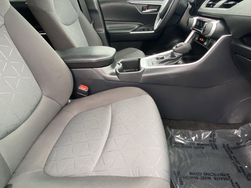 2024 Toyota RAV4 XLEImage 12