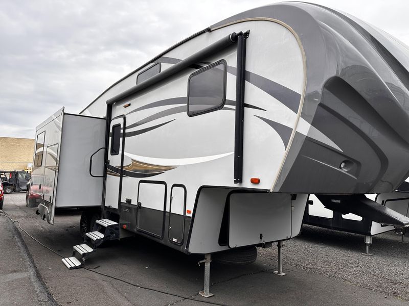 Used 2014 FOREST RIVER WILD CAT Image 4
