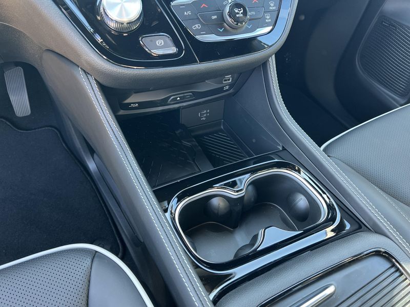 New 2026 Chrysler Pacifica LimitedImage 21