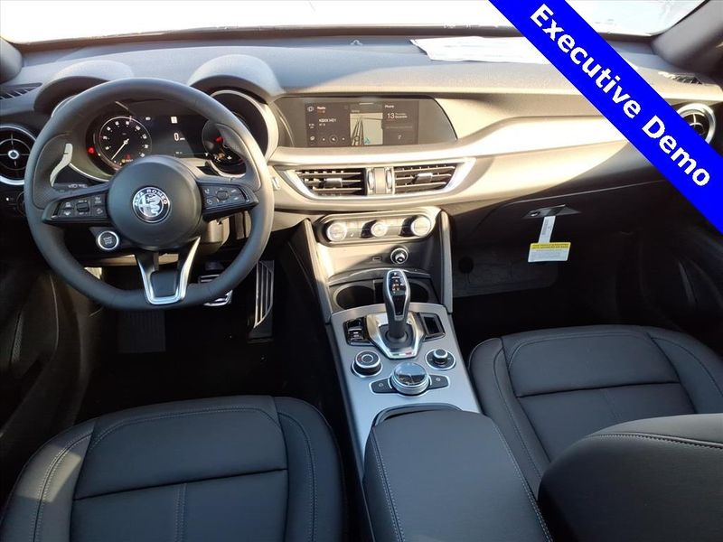 New 2025 Alfa Romeo Stelvio AWDImage 12