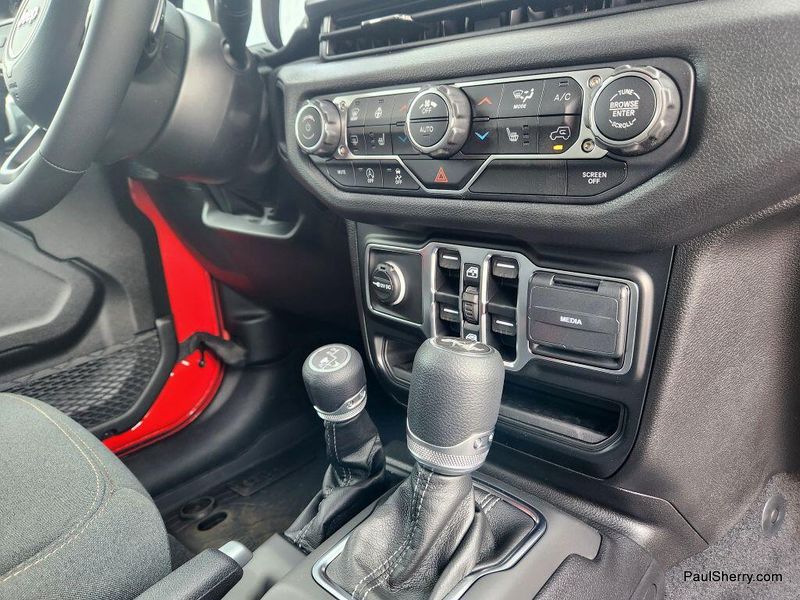 2025 Jeep Wrangler 4-door Sport SImage 32