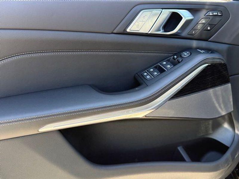 New 2026 BMW X7 xDrive40iImage 15