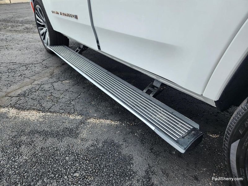 2022 Jeep Grand Wagoneer Series III