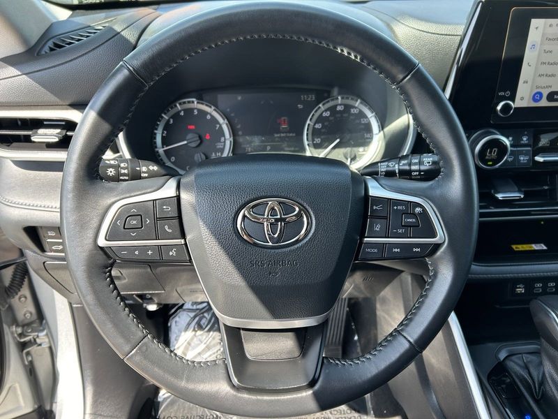 2023 Toyota Highlander XLEImage 28