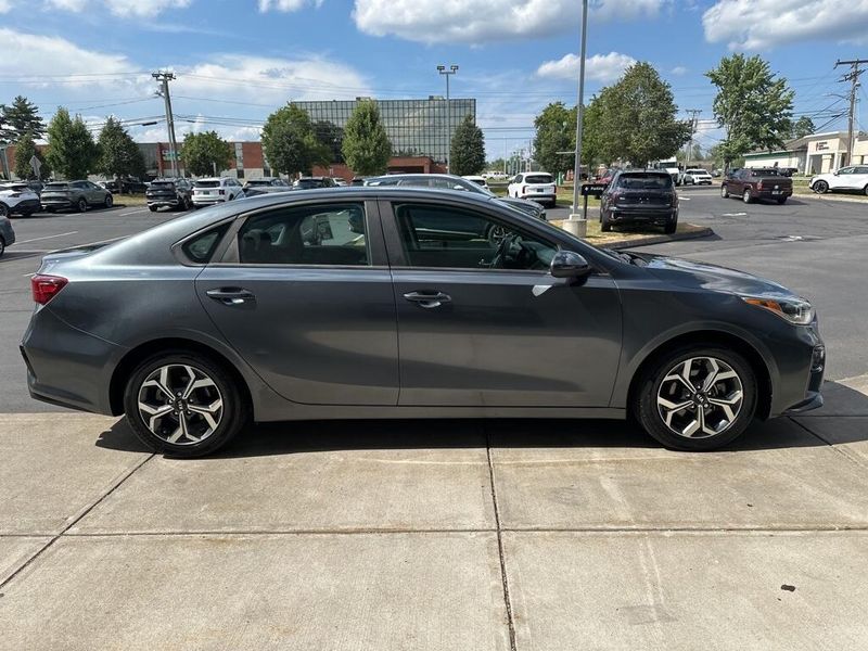 2019 Kia Forte LXSImage 4