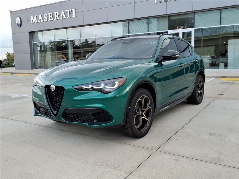 New 2025 Alfa Romeo Stelvio Intensa AwdImage 4