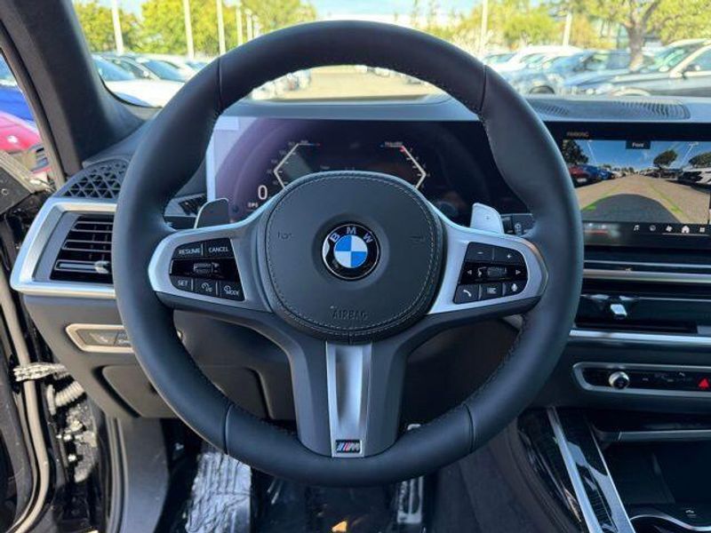 New 2026 BMW X7 xDrive40iImage 21