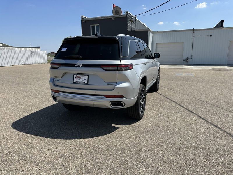 2023 Jeep Grand Cherokee Summit Reserve 4xeImage 9