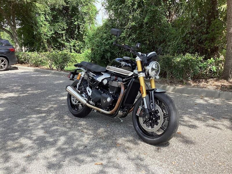 New 2025 Triumph Speed Twin 1200 RS 